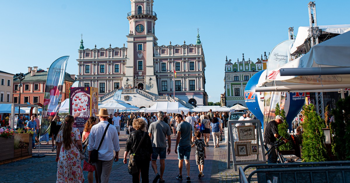 "Cywilizacja kończy się w Lublinie. Dalej, z winy tego komucha Tuska, brak dróg szybkiego ruchu, lotniska i kolei"