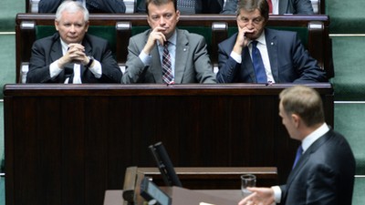 Jarosław Kaczyński i Donald Tusk w Sejmie, 2014 r. 