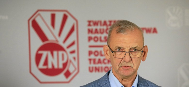 ZNP domaga się pilnego spotkania w MEN. Apeluje o "odrobinę zdrowego rozsądku"