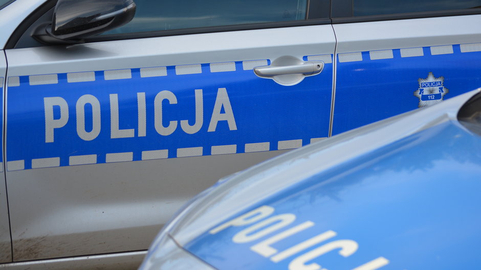 Policjant pomógł 7-latce, która zadławiła się cukierkiem