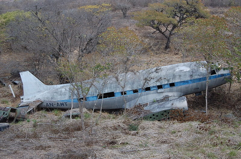 Porzucony Douglas DC3 w Hondurasie. Zdjęcie z 2011 roku