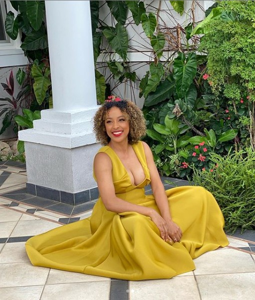 Nikki Samonas shows boobs in new photos 