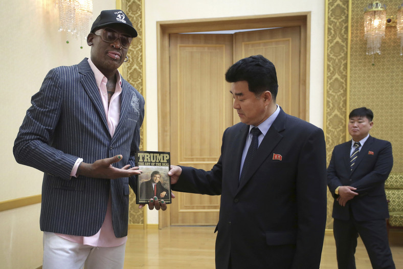 Dennis Rodman na spotkaniu z ministres sportu Korei Północnej