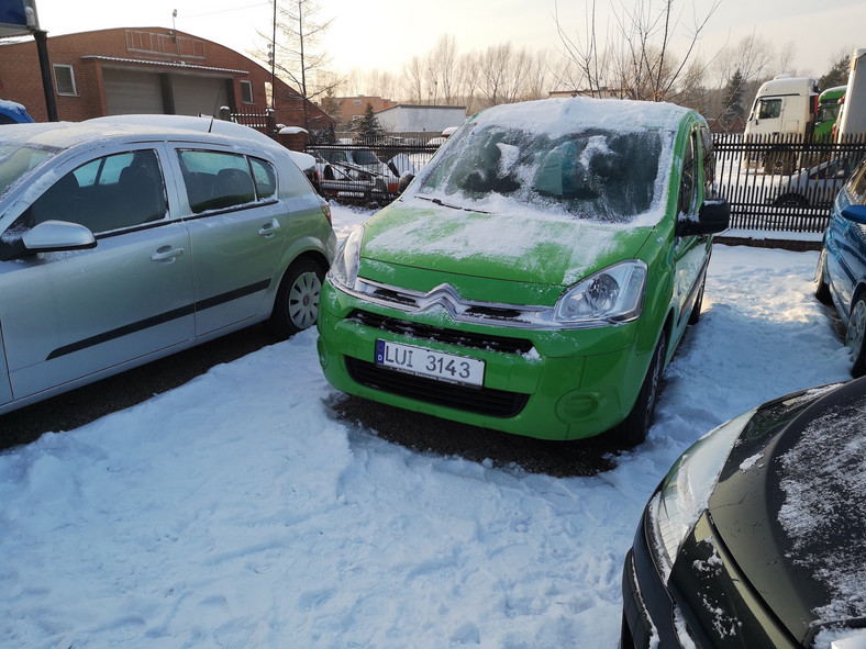 Citroen Berlingo i Peugeot Partner używane, cena, komis