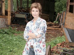 Joanna Brodzik w "Domu nad rozlewiskiem" zostanie na dłużej