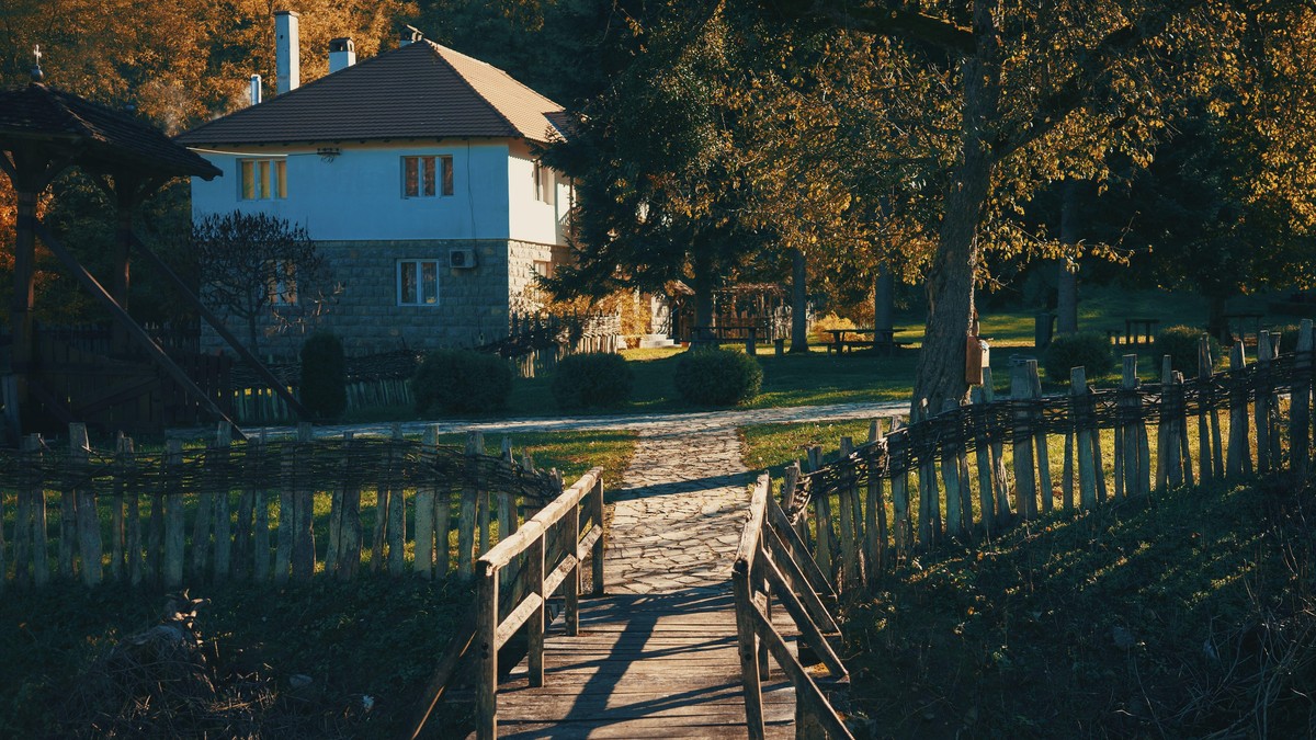 Stare seoske kuće - ilustracija