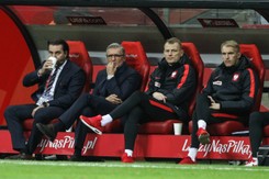 Źle się dzieje w kadrze Nawałki. Imprezy, piwo, pycha i rozdmuchane ego polskich piłkarzy