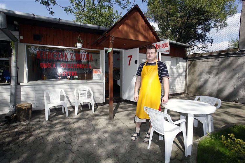 Mieszkańcy Kamionka boją się handlarzy spod dawnego Stadionu Dziesięciolecia, a kupcy z bazarku "Rogatka" nie chcą stracić miejsc pracy