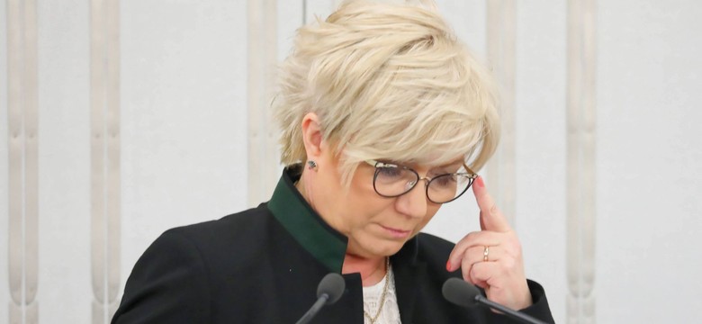 "Myślałem, że jestem wielką mendą...". Czarzasty ostrym wpisem bije w Przyłębską i Piotrowicza