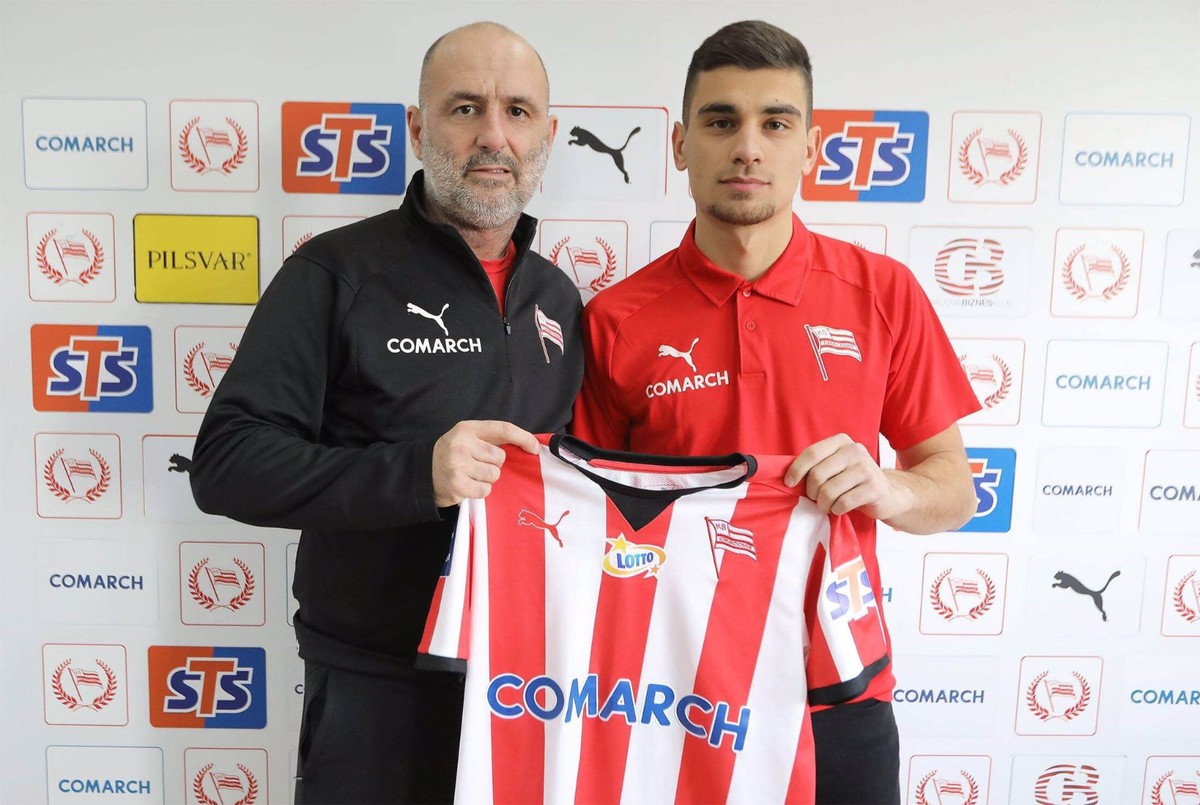 Florian Loshaj nowym zawodnikiem Cracovii. fot. Twitter/Cracovia