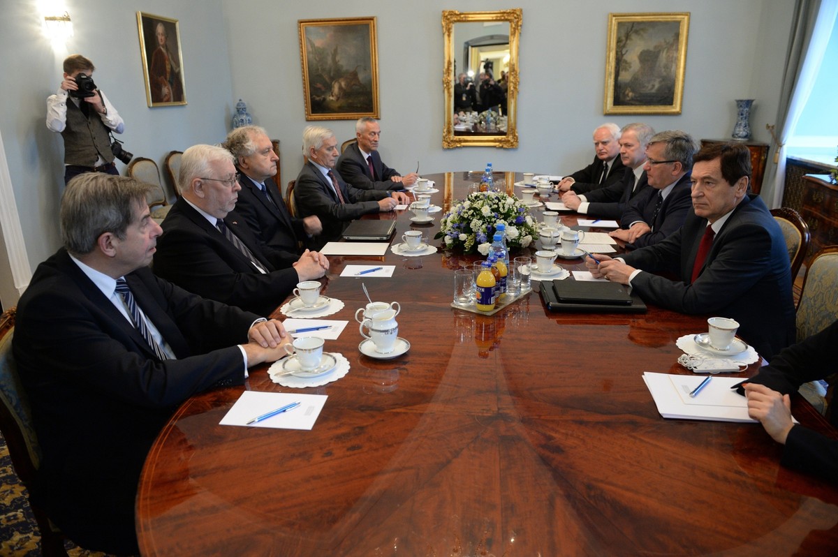 Spotkanie konstytucjonalistów z prezydentem (pierwszy z lewej prof. Andrzej Zoll)