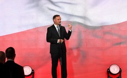 Ankieta konstytucyjna PiS. Prezydent Duda czy król Jarosław