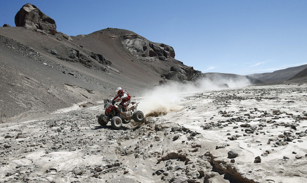 Rajd Dakar: Rafał Sonik drugi na trasie 6. etapu