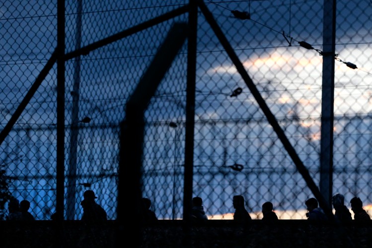 Nielegalni imigranci we Francji