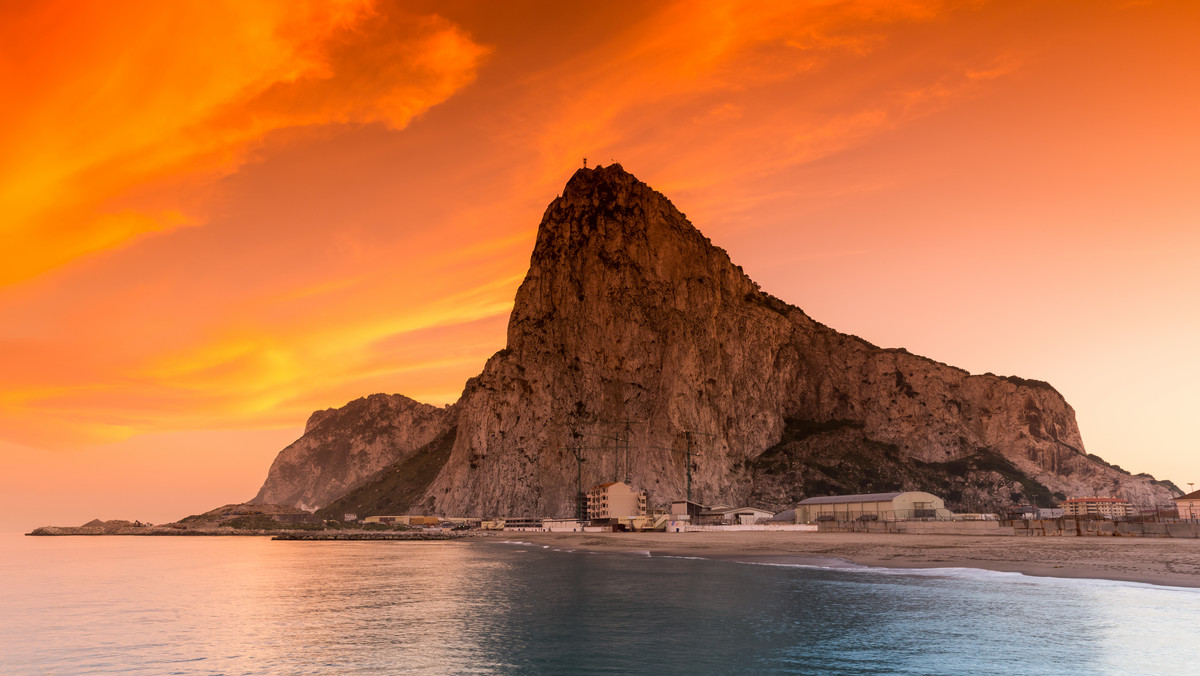 Gibraltar: miejsce sporu Wielkiej Brytanii i Hiszpanii. Co warto tam zobaczyć? 