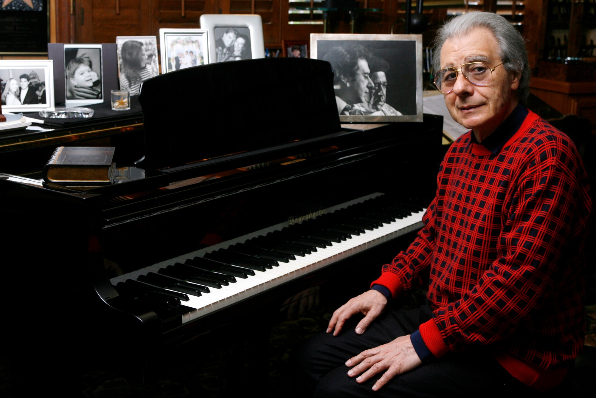 Argentínsky klavirista a hudobný skladateľ Lalo Schifrin.