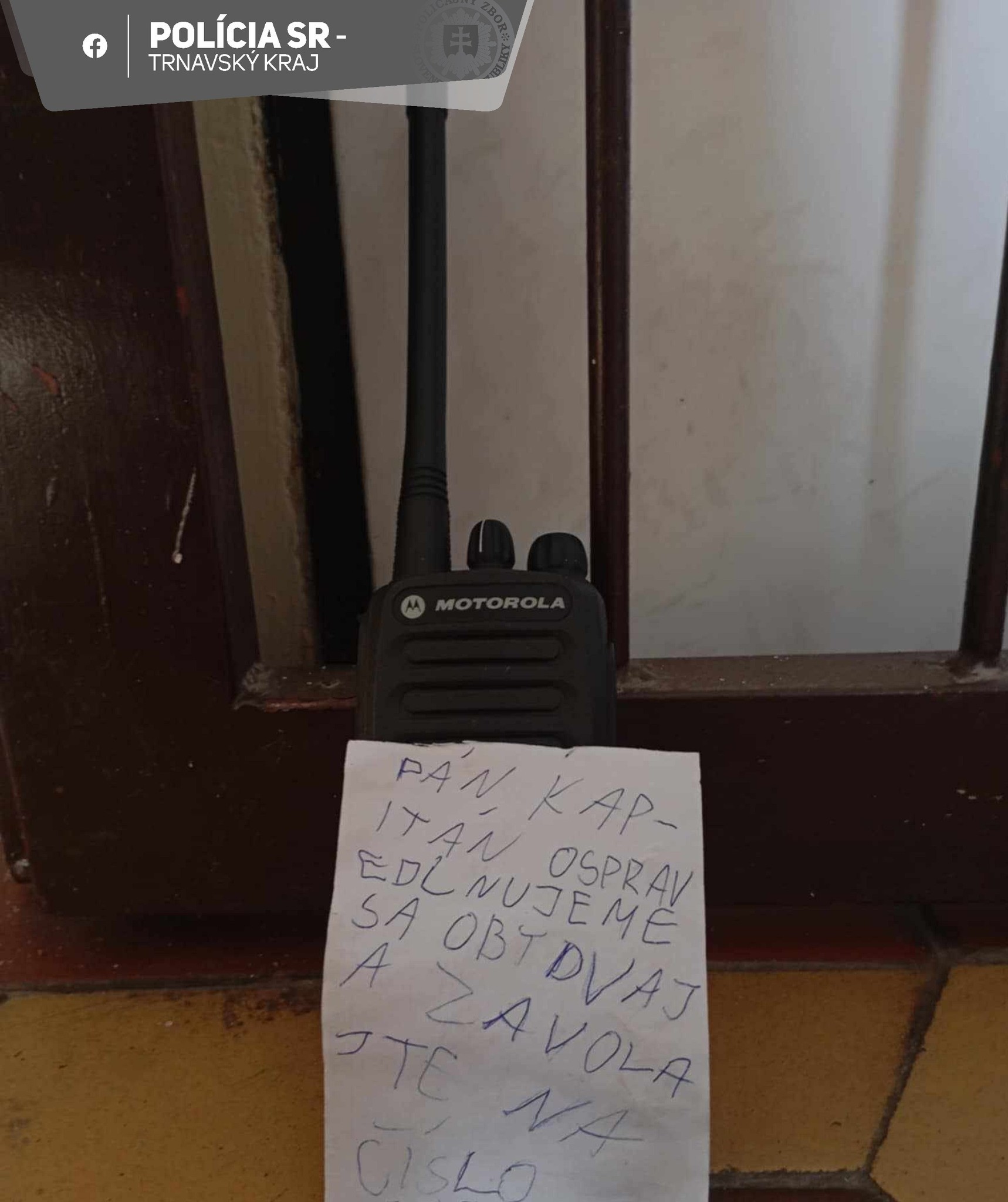 Páchateľ vrátil ukradnuté veci, zanechal aj odkaz s ospravedlnením.