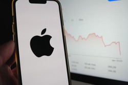 700 miliardów dolarów straty przez Trumpa. Apple podejmuje kluczową decyzję