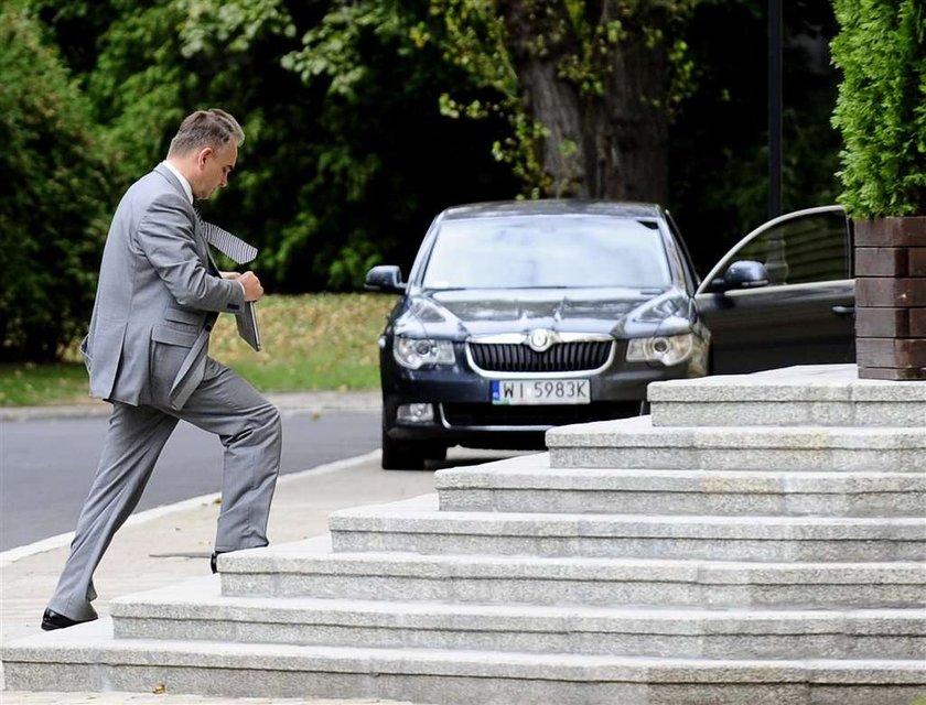 Premier czeka na spóźnialskich