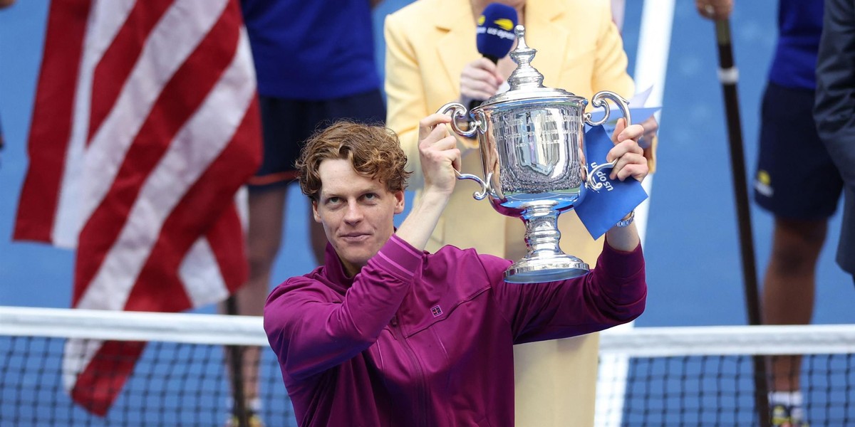 Jannik Sinner wywalczył drugi w tym roku wielkoszlemowy turniej. W styczniu wygrał Australian Open.