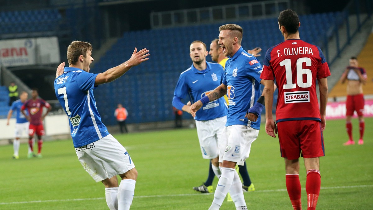 Asmir Suljić mógł w zakończonym już okienku transferowym trafić do Lecha Poznań. Mistrzowie Polski interesowali się zawodnikiem z Bośni i Hercegowiny, ale zabrakło oficjalnej oferty. Ta nadeszła dopiero z Videotonu Szekesfehervar.