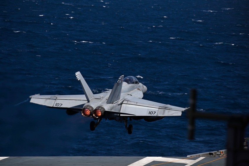 Američki borbeni avion F/A 18 Super Hornet