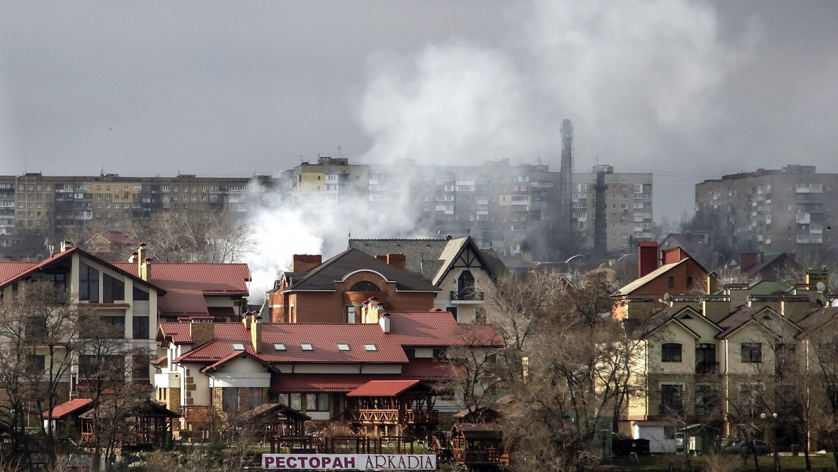 Pocisk artyleryjski uderzył w budynek szpitala miejskiego w Doniecku; są zabici i ranni - poinformowały władze opanowanego przez prorosyjskich separatystów miasta na wschodzie Ukrainy.