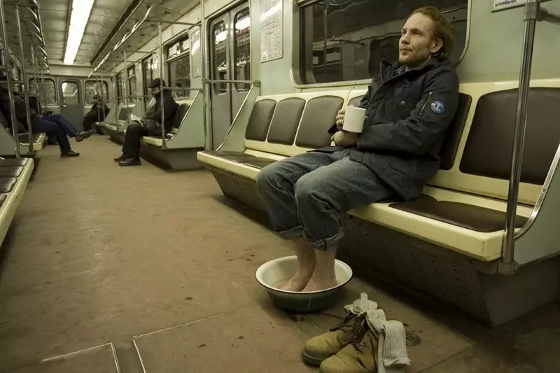 ciepłe nogi w metrze