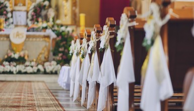 Kuria zakazuje piosenki Eda Sheerana na ślubach. Zespół z zakazem grania w kościołach