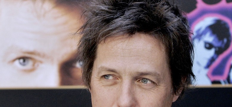 Hugh Grant szmuglował... dywany