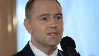 hiszpanie uderzyli w karola nawrockiego. przypomnieli niechlubną przeszłość prezydenta