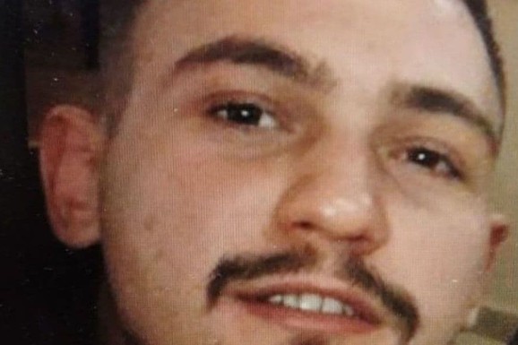 AKO GA VIDITE ZOVITE ODMAH POLICIJU Ovo je osumnjičeni za trostruko ubistvo u Podgorici, policija objavila HITNO UPOZORENJE: "BUDITE OPREZNI!" (FOTO)