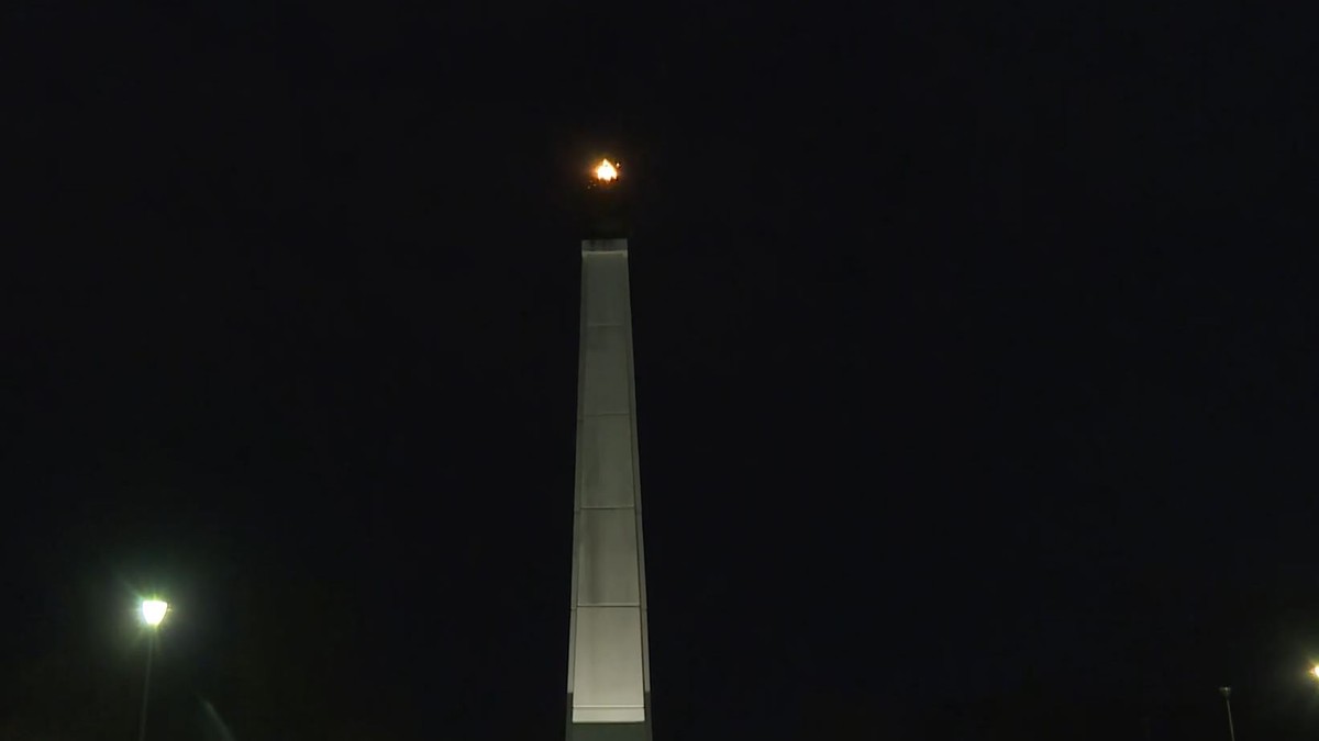 Upaljena "Večna vatra" na Ušću povodom obeležavanja godišnjice NATO bombardovanja