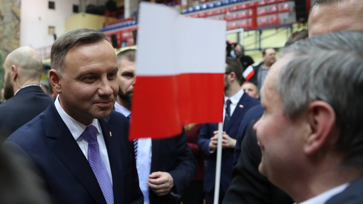 Goszczący dziś w Wielkopolsce prezydent Andrzej Duda odwiedził w poznańskim szpitalu dziecięcym trzyletnią dziewczynkę, ranną w wyniku niedzielnej katastrofy budowlanej. Prezydent podziękował uczestnikom akcji ratowniczej.