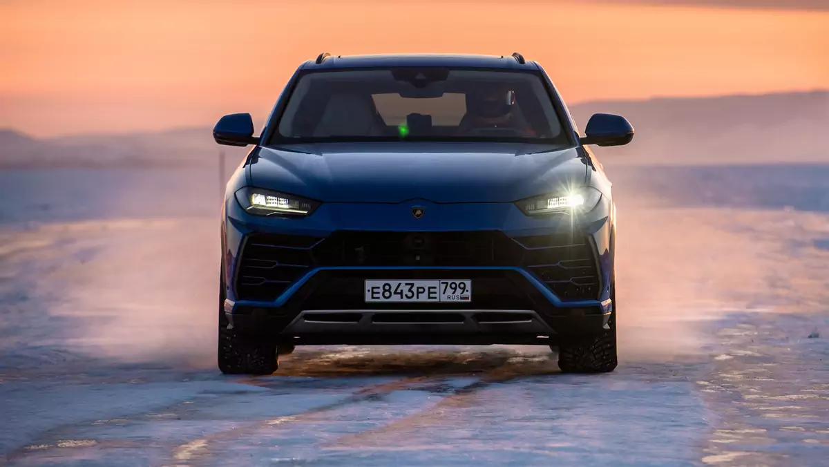 Lamborghini Urus – rekord prędkości na zamarzniętym jeziorze Bajkał