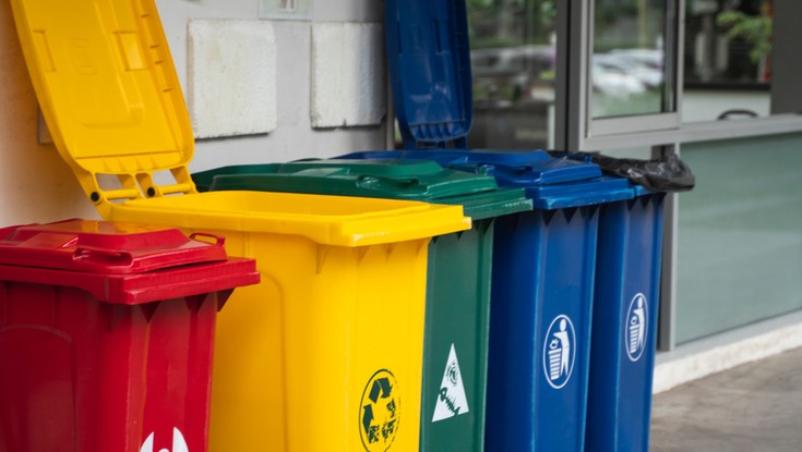 Fioletowe worki na śmieci od 1 października 2025. Nowe zasady segregacji odpadów
