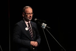 Tak ma wyglądać przebieg epidemii. Niedzielski kreśli SCENARIUSZE