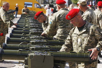 Seria ukraińskich pocisków niszczy 4 rosyjskie pojazdy pancerne [WIDEO]