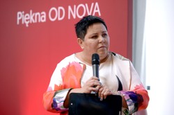 "Kobiety muszą myśleć o własnych marzeniach". Dorota Wellman namawia do walki z syndromem matki Polki