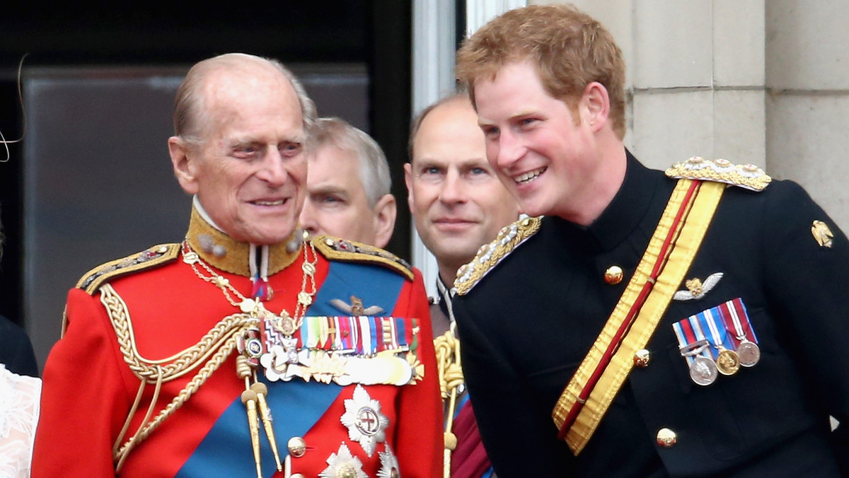 Książę Harry po przybyciu do Londynu wydał oświadczenie. Żegna księcia Filipa