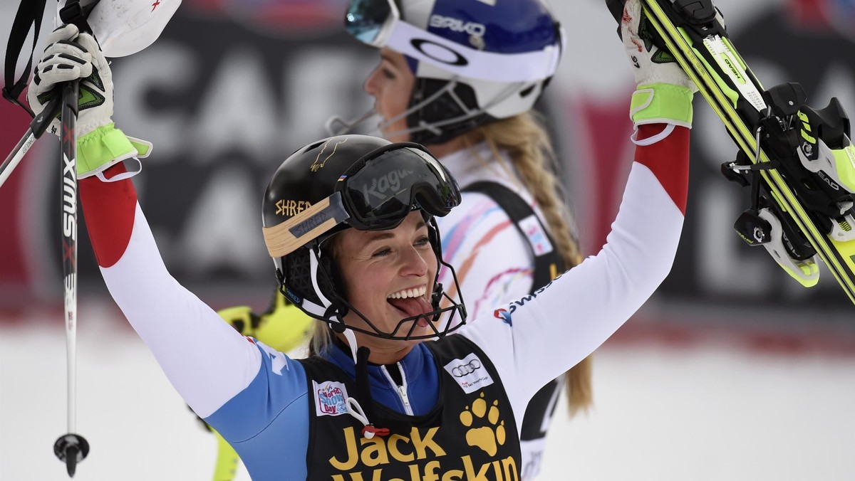 Szwajcarka Lara Gut wygrała zjazd alpejskiego Pucharu Świata w Val d'Isere. 24-latka wyprzedziła o 0,16 s rodaczkę Fabienne Suter i o 0,41 s Kanadyjkę Larisę Yurkiw. Swojego przejazdu nie ukończyła faworytka, Amerykanka Lindsey Vonn.