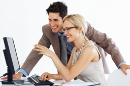 Jakie wymogi musi spełnić podatnik, aby przesyłać elektroniczne faktury