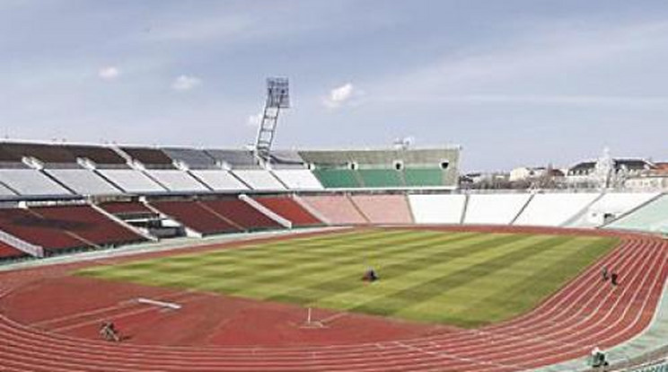 Új stadion épül a régi Puskásban