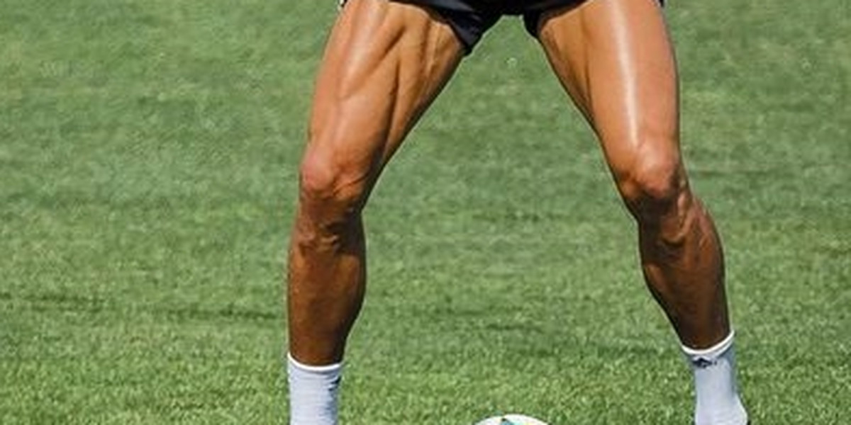 Zobacz umięśnione nogi Cristiano Ronaldo. 