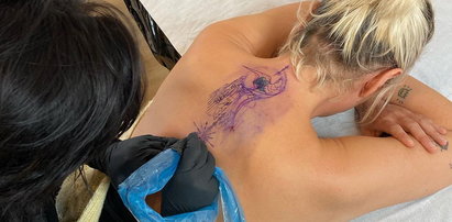 Tatuaże damskie — poznaj najmodniejsze wzory i ciekawe inspiracje na kobiecy tatuaż 