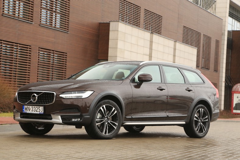 Volvo V90 Cross Country D4 test, dane techniczne, opinie