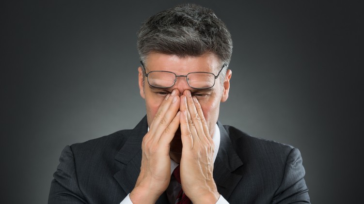 alvászavar kimerültség stressz menedzserbetegség  látásromlás
