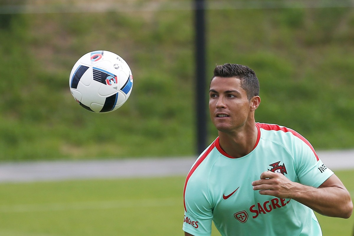 Euro 2016: Tener Islandii skrytykował Ronaldo. "To bardzo utalentowany aktor"