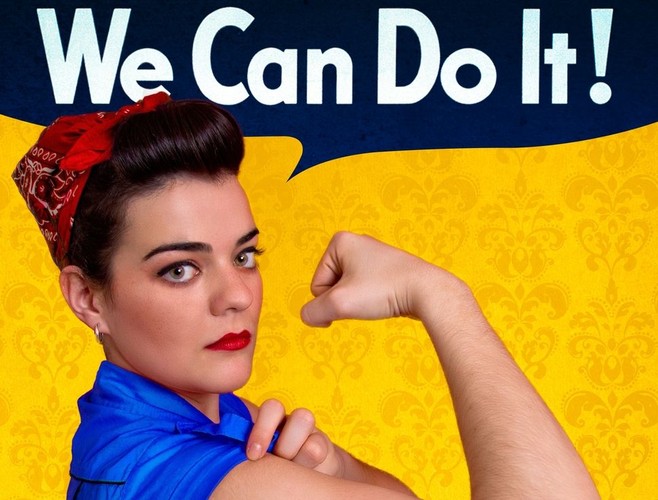 6. A co jeśli mamy do czynienia z odwrotną sytuacją? Gdy kandydat ma bardzo małe doświadczenie i nie ma czym zapełnić pustej kartki papieru? Eksperci radzą aby wymienić wtedy w CV dotychczas odbyte praktyki, wolontariat, kursy internetowe i wszelkie projekty, w których braliśmy udział. Możemy się pochwalić każdą pracą dorywczą czy na pół-etatu.  Ważne, aby pokazać, że cały czas jesteśmy aktywni. Wymień także tzw. umiejętności miękkie i koniecznie napisz dlaczego to właśnie Ty nadajesz się na to stanowisko. W pierwszej poważnej pracy chodzi przecież o wykazanie się umiejętnościami i potencjałem, a nie doświadczeniem na konkretnym stanowisku. Umiejętnie napisane CV może zatuszować wszelkie mankamenty naszej kariery i brak doświadczenia. Musi być tylko zorientowane na cel, czyli zdobycie pracy w wymarzonym zawodzie.