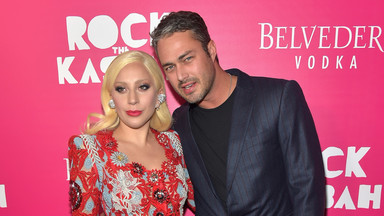 Lady Gaga i Taylor Kinney nago na okładce magazynu "V"